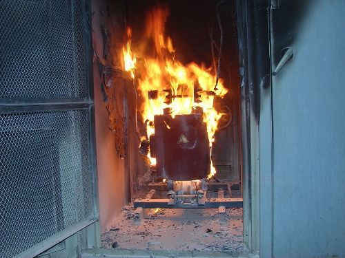 夏日炎炎，北京創(chuàng)聯(lián)匯通電氣教你必備油浸式變壓器防火常識